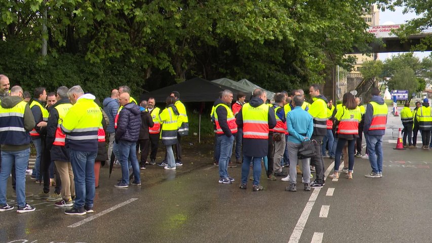 Los trabajadores de Saint-Gobain mantendrán la huelga indefinida hasta el jueves