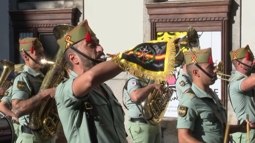 Pasacalles y encuentro de músicas militares en Oviedo