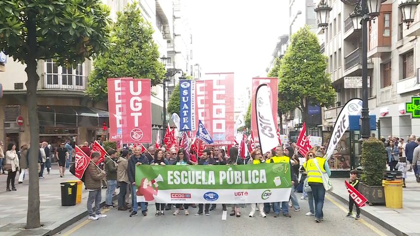 Oviedo vive la segunda gran manifestación en un mes en defensa de la educación pública