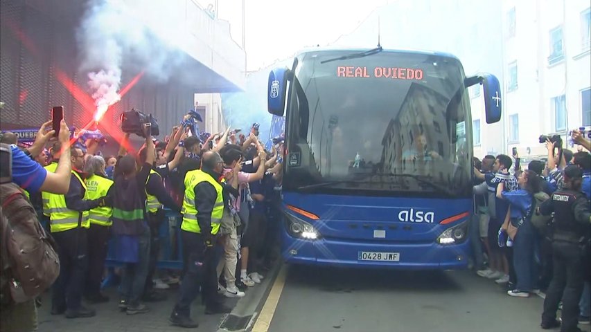 El Real Oviedo promocionará pesa a perder ante el Eibar (4-3)