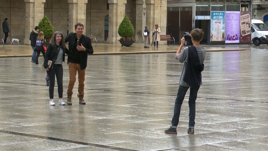 Los expertos proponen la creación de un impuesto a los turistas en las zonas saturadas