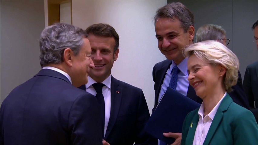 Ursula von der Leyen con Macron y otros representantes políticos en el Parlamento europeo