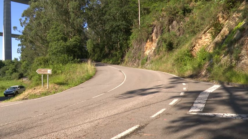 Kilómetro 126 de la carretera N-632 en Cudillero, donde se ha producido un accidente mortal