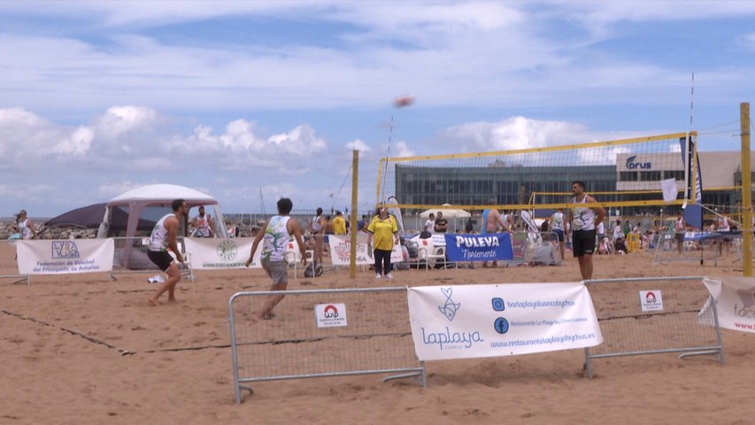 Poniente acoge este fin de semana la última prueba del circuito regional de vóley-playa