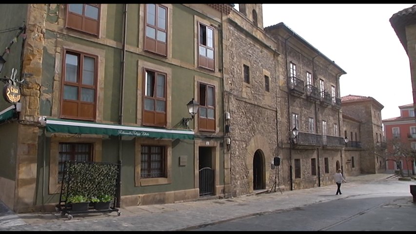 Un inmueble con pisos turísticos en Cimadevilla, en Gijón