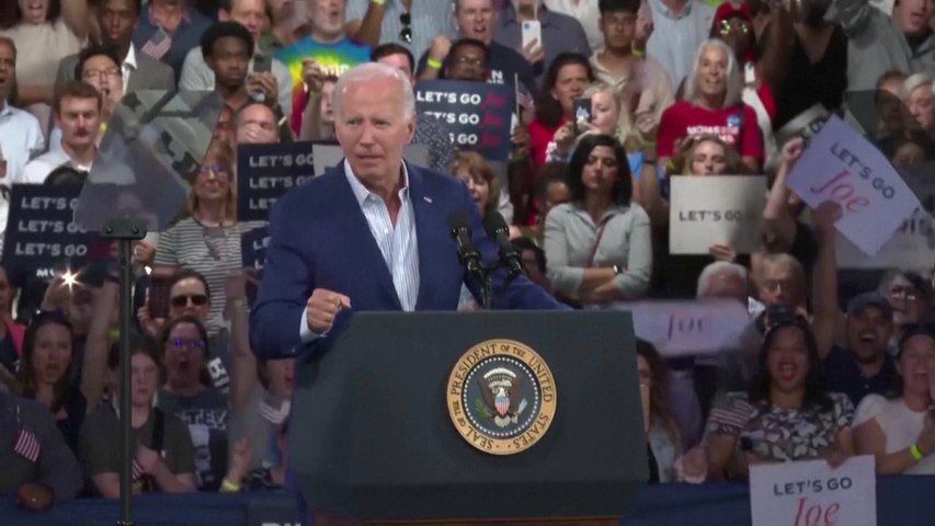 Biden suspende su agenda por COVID-19 y deja la puerta abierta a su retirada