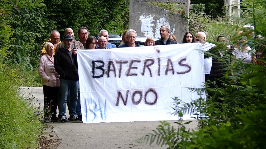 Concentración contra la instalación de un parque de baterías en Piloña