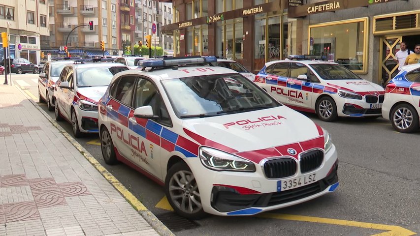 Coches de la Policía Local de Gijón