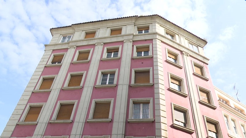 El 'Edificio de Precios Únicos' se construyó en Avilés en el año 1952 