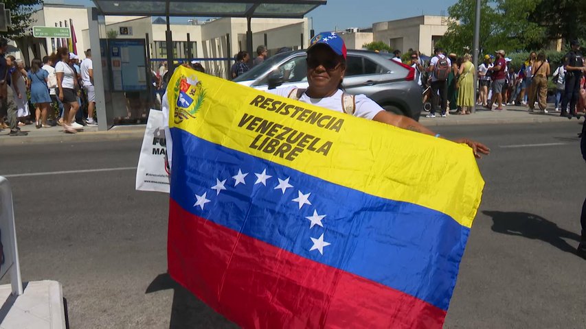 Cerca de 25.000 venezolanos votan en cinco ciudades españolas