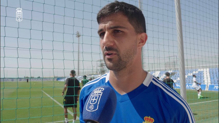 El Real Oviedo se despide de Murcia con un triunfo ante el Ettifaq (3-2)