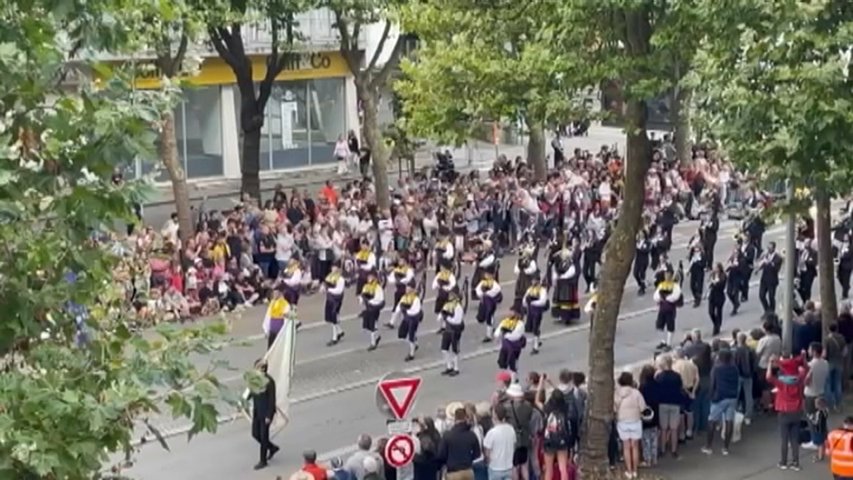 Desfile de delegaciones en el Festival de Lorient