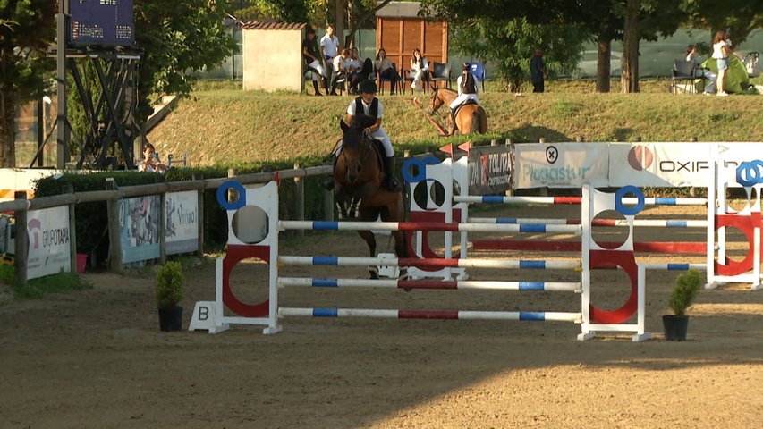 Ya está en marcha el último concurso de saltos del Gijón Horse Jumping