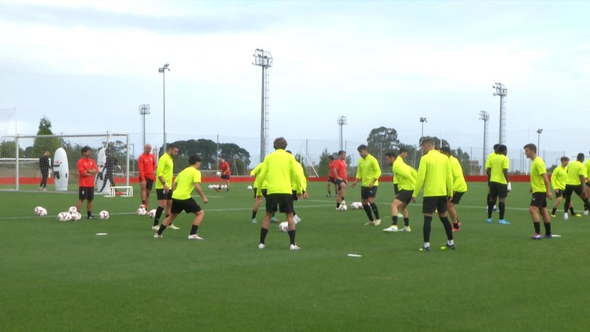 Frenazo al fichaje de Álvaro González por el Sporting