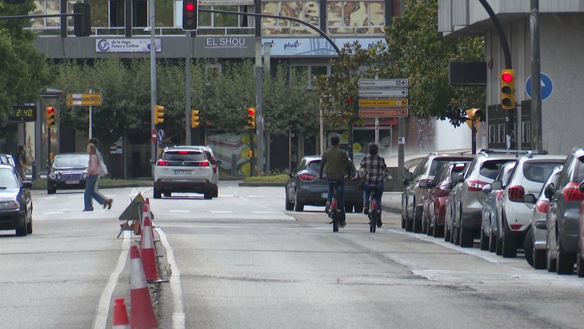 Avanzan las obras en la carretera de la calle Sanz Crespo para la construcción de un nuevo carril bici 