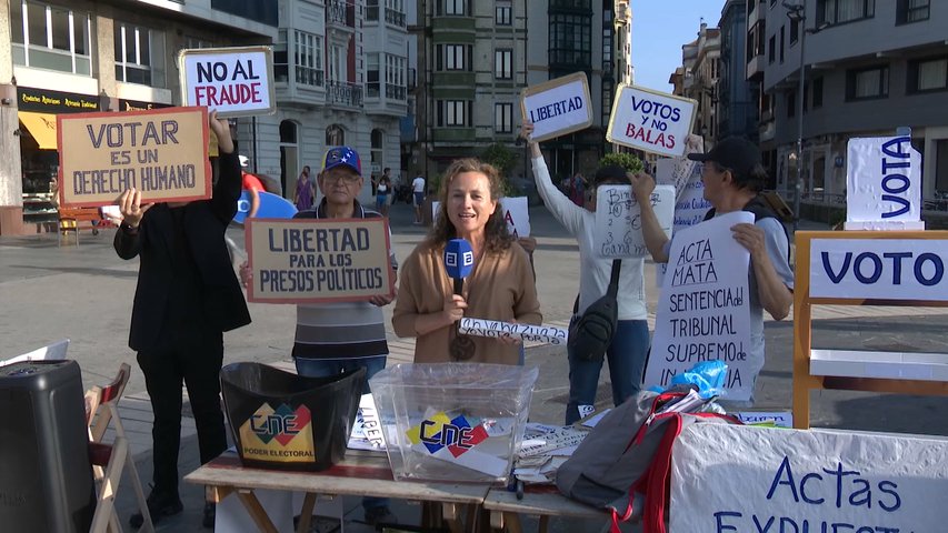 Concentración contra Maduro en Gijón