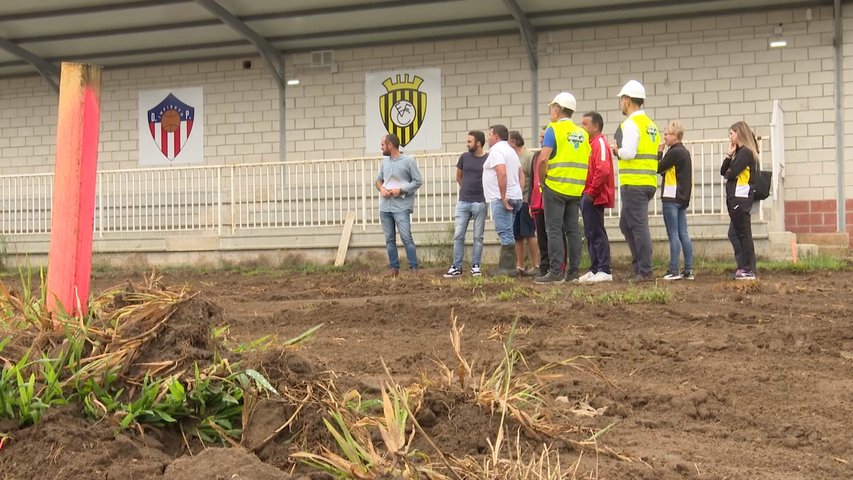 La mejora y renovación del campo de fútbol de Villamayor ya está en marcha