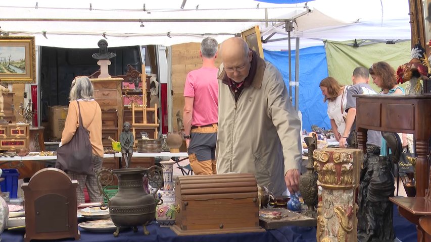 Discos de vinilo y juguetes antiguos, lo más buscado de la feria vintage