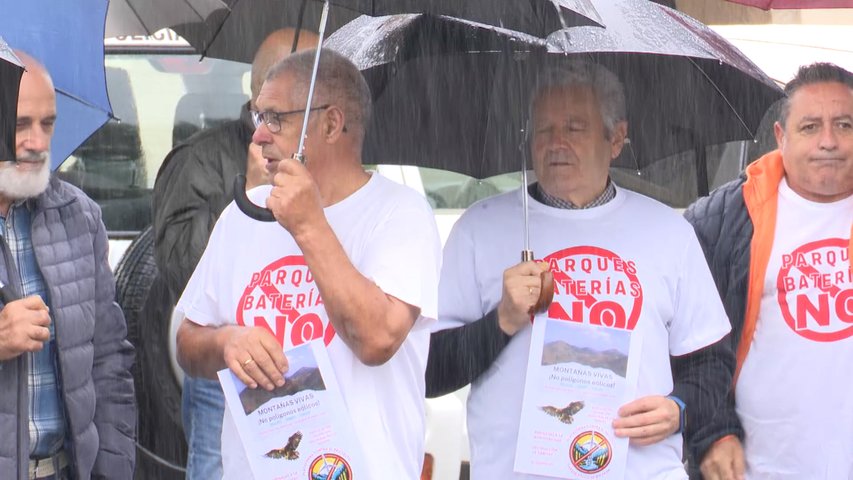 Protesta en Candamo contra la instalación de un parque eólico