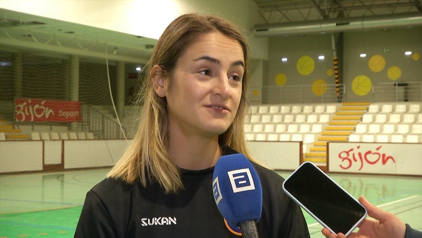 June Loidi, convocada con la selección española de balonmano