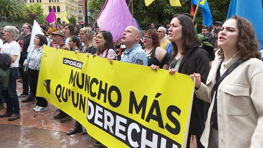 Concentración por la oficialidad del asturiano en Oviedo