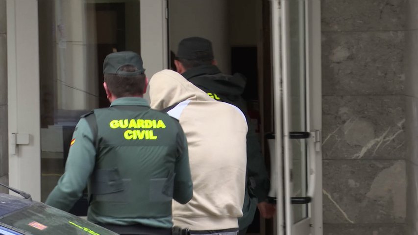 Detenido en Navia un joven de 21 años por traficar con droga