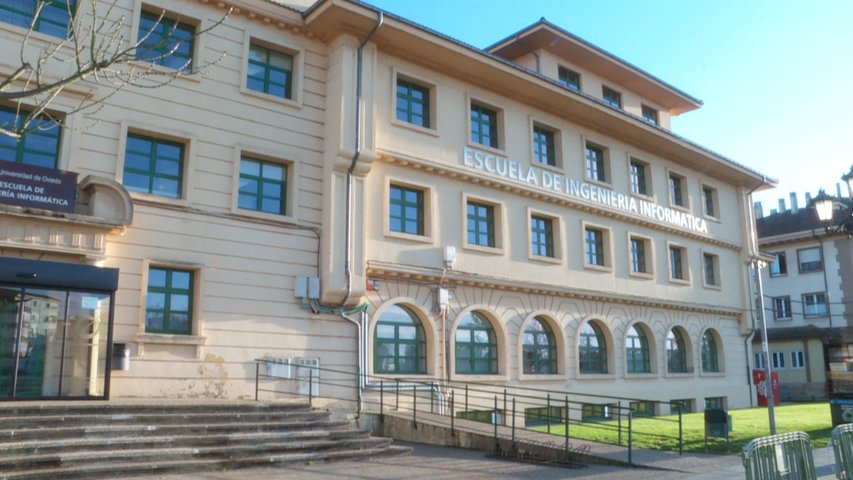 Estudiantes de la Escuela de Ingeniería Informática de Oviedo denuncian la falta de profesores