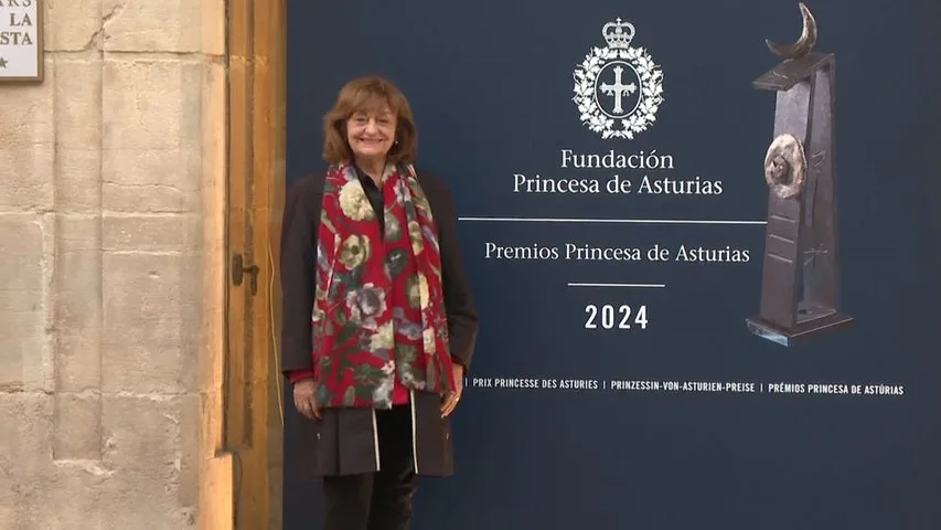 Ana Blandiana llega a Oviedo para recibir el Princesa de Asturias de las Letras