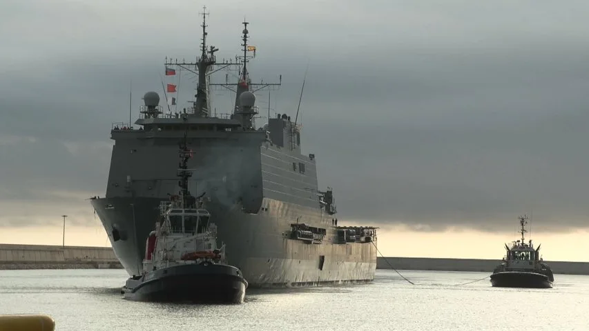 El Buque Galicia Llega Al Puerto De Valencia Con 104 Militares, Comida ...